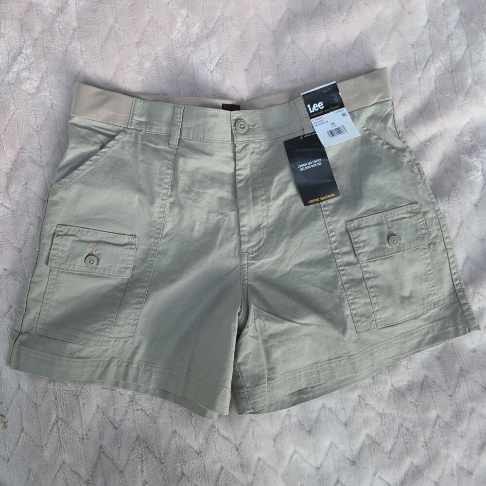 Lee Comfort Waistband Women's Mid Rise Beige Cotton 5" Cargo Shorts Size 16